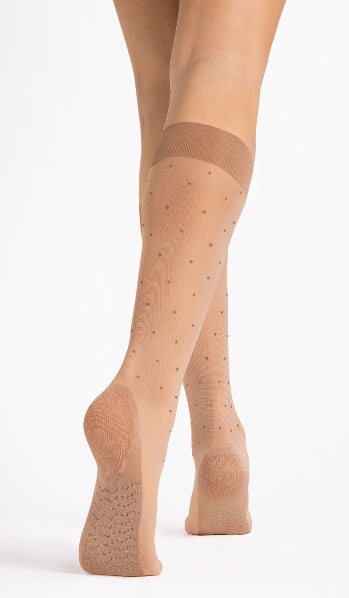 גרבי ניילון לנשים - דוטס ניוד