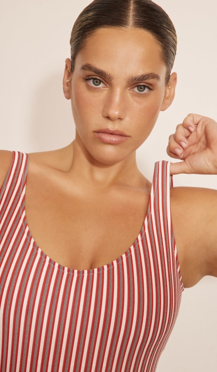 בגד ים שלם לנשים - בקי סטרייפ