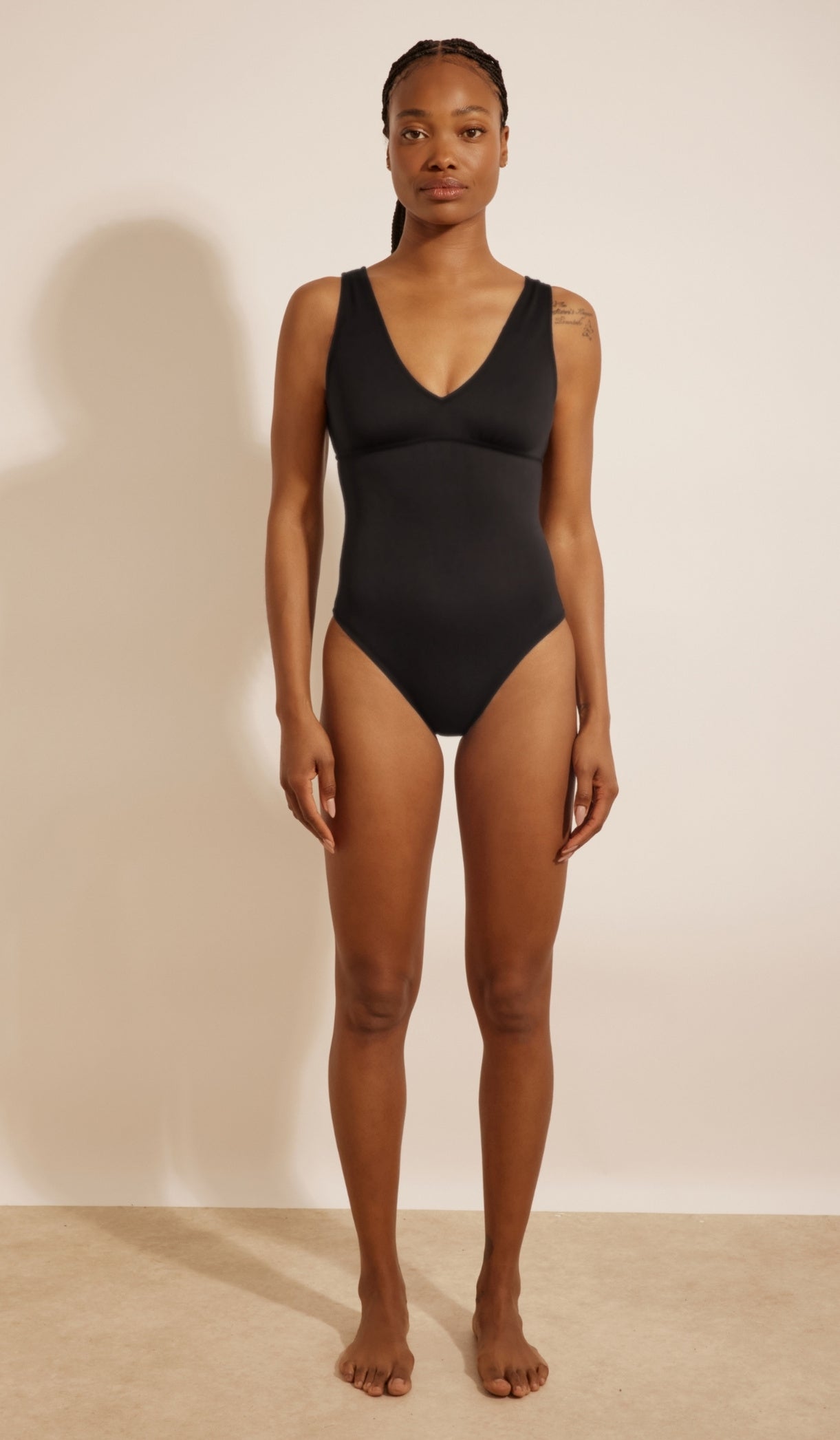 בגד ים שלם לנשים - מאליה שחור