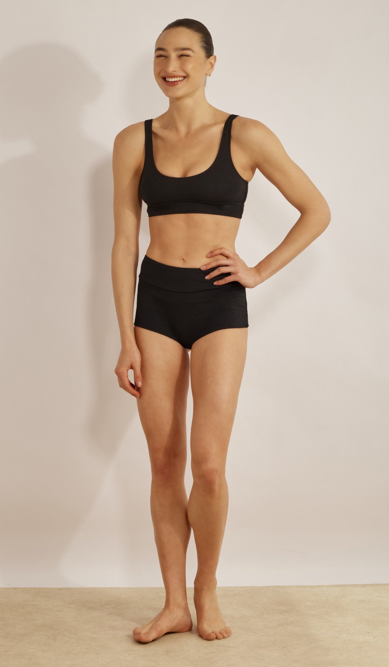 טופ ביקיני לנשים - אליאנה שחור וופל