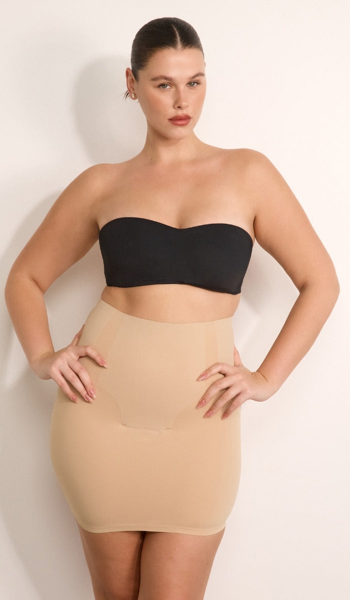 חצאית מחטבת עם תחתון מובנה - פודרה