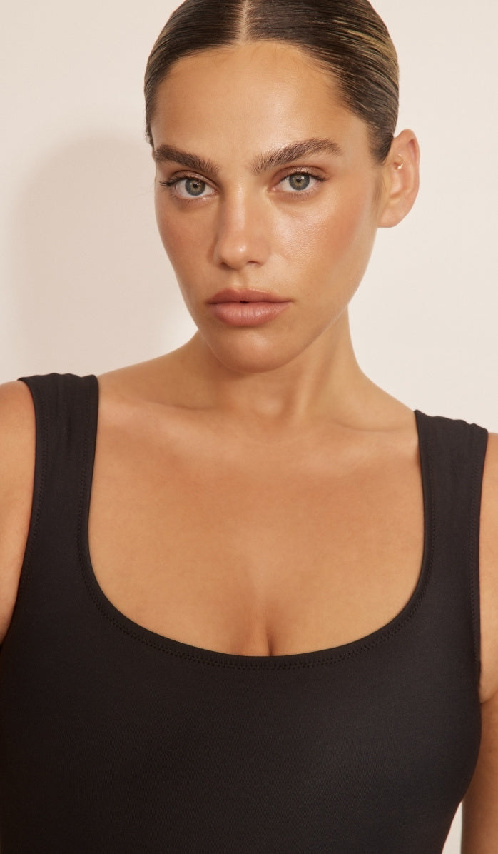 בגד ים שלם לנשים - רובין שחור