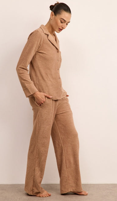 סט מכופתר מבד בוקלה - מוקה