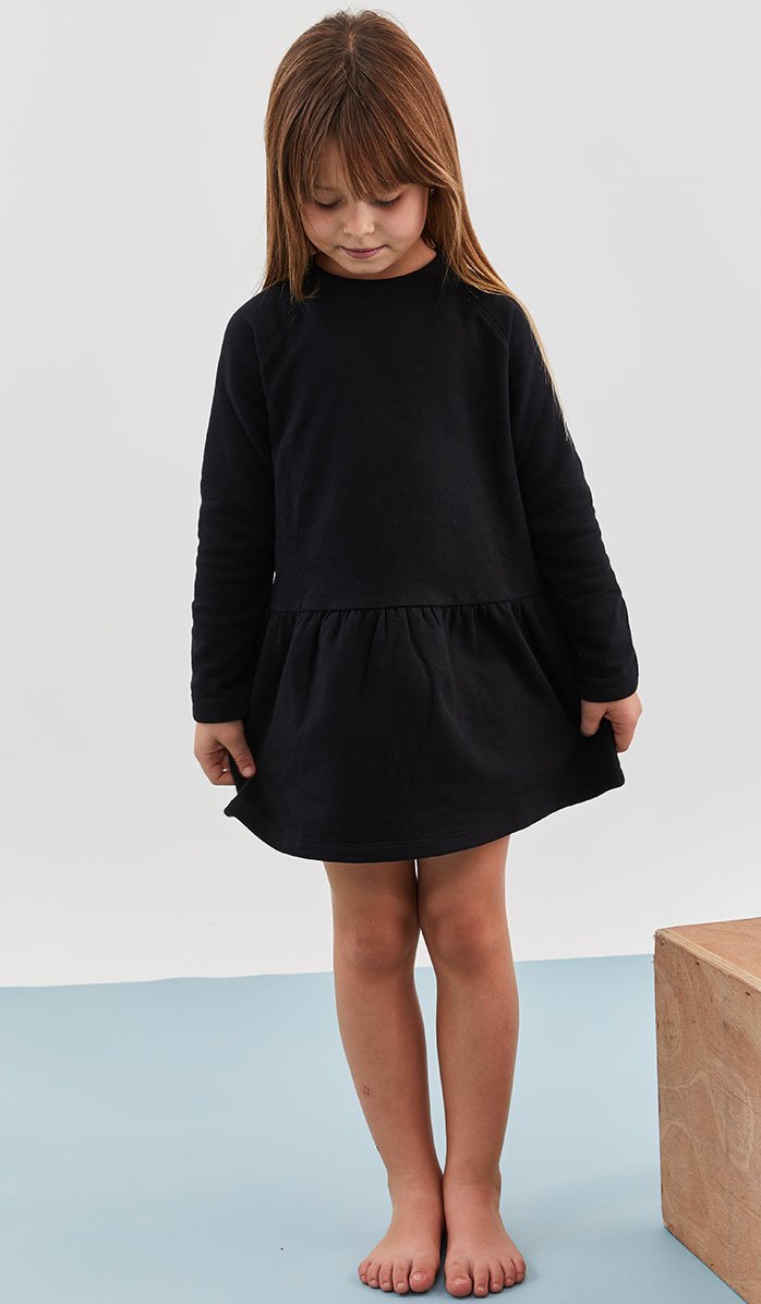 שמלת פוטר לילדות בגזרת סווינג שחורה